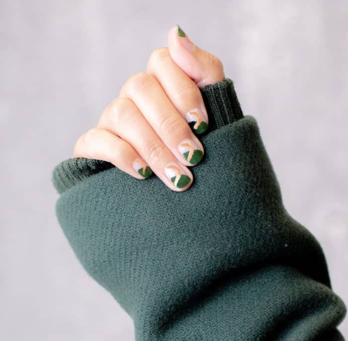 Forest green mani